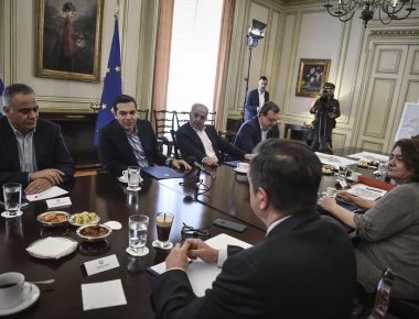 Σε εξέλιξη η σύσκεψη υπό τον Α.Τσίπρα στο Λαύριο (φωτό)